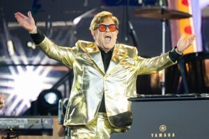 Heart Bingo Elton John Glasto Appearance